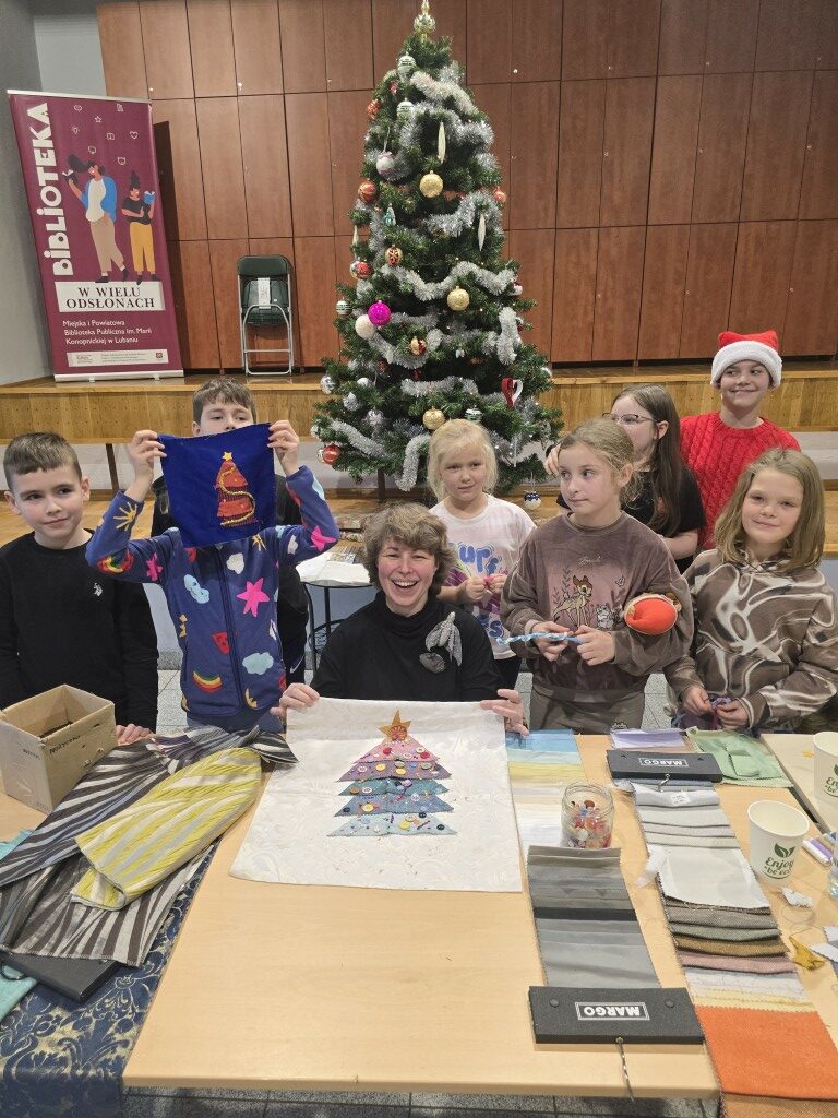 Kolorowe chusteczki- warsztaty z igłą i nitką