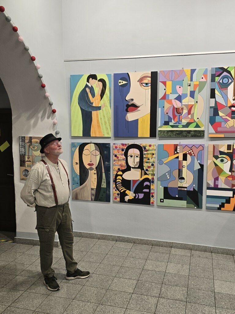 Wernisaż obrazów Bartosza Wysockiego